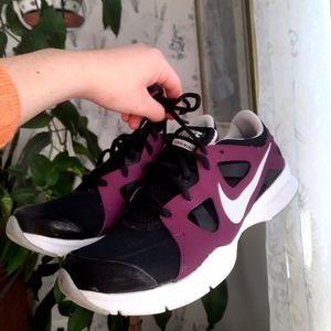 Purple Nike size 8 women's running shoes